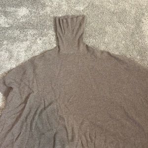 Woman’s cashmere blend shawl cover up